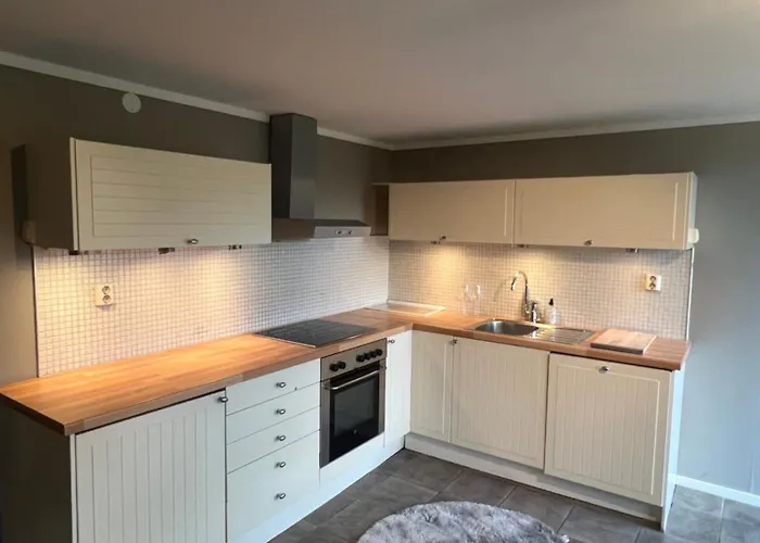 Hybel Pa Rosanes, Teie Lii